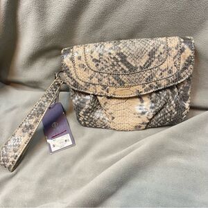 Jennifer Lopez Snake Print Wristlet Wallet NWT